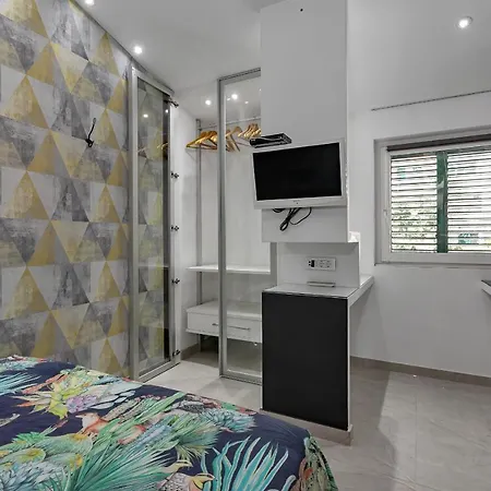 L & F Apartment *